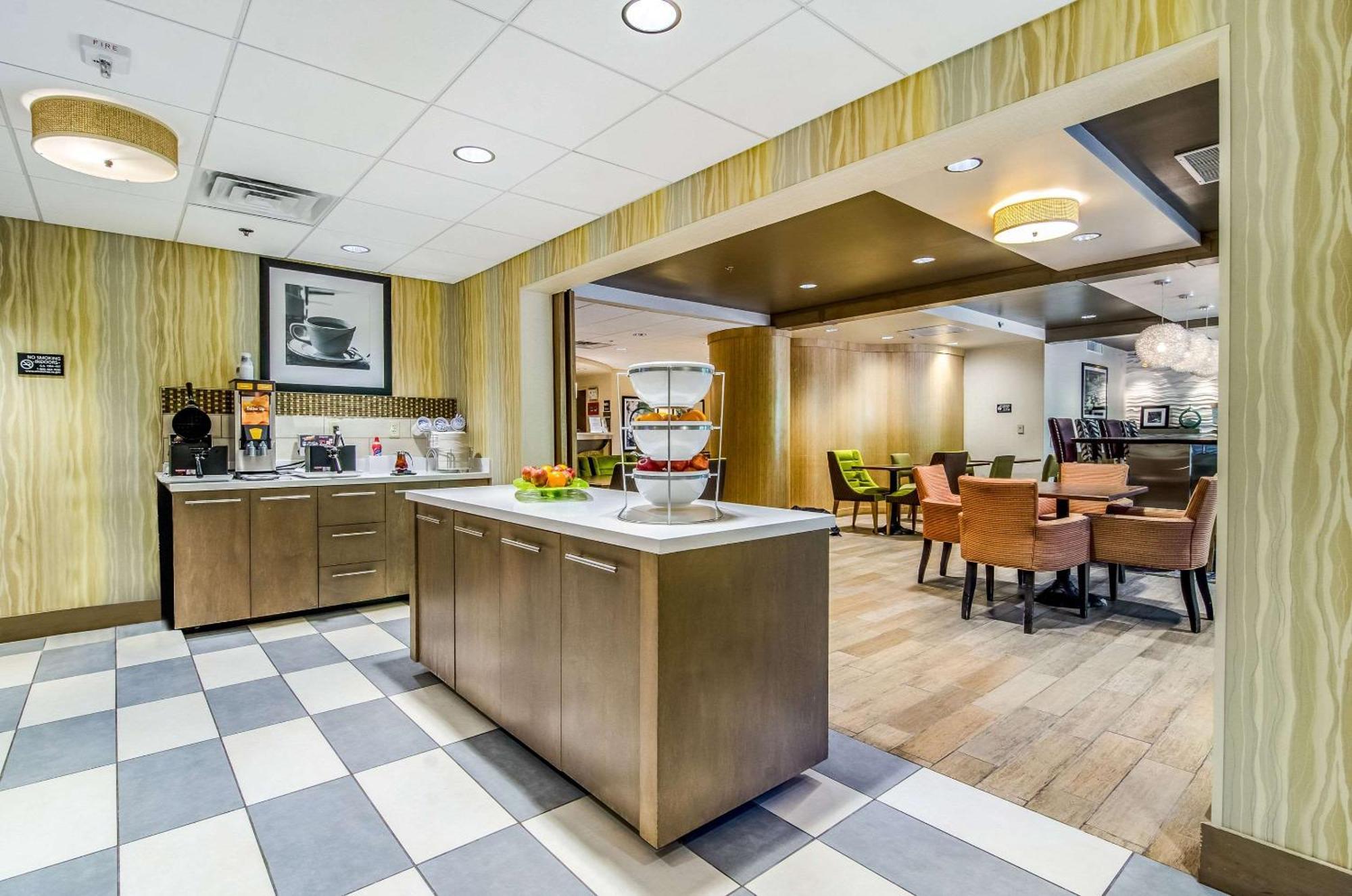Comfort Inn Raleigh Midtown Exterior photo