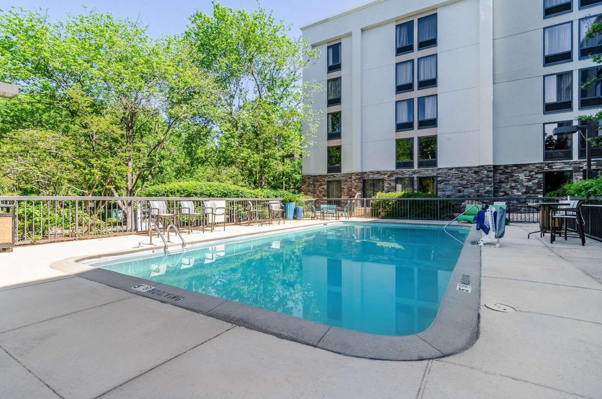 Comfort Inn Raleigh Midtown Exterior photo